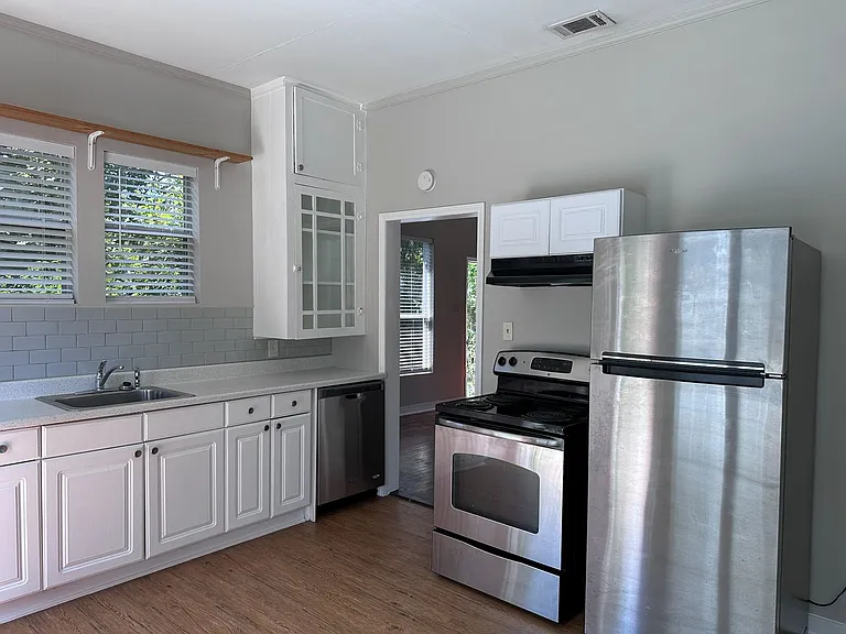 611 Nelray Blvd #B — Photo 26