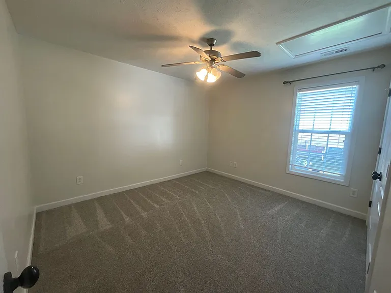 404 Windover Dr — Photo 24