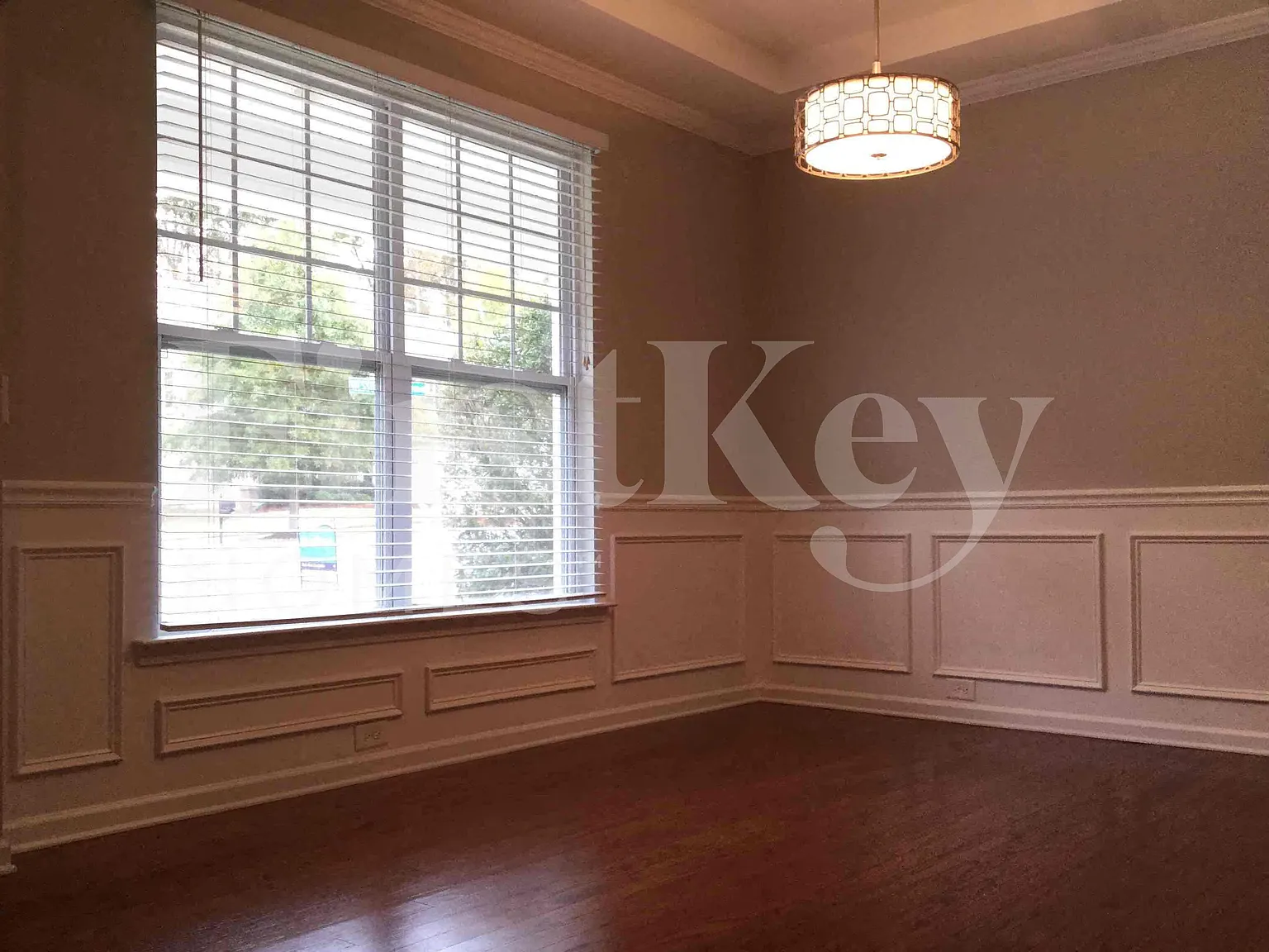 3 bed, 2.5 bath, 2441 sqft, $2,665 — Photo 4