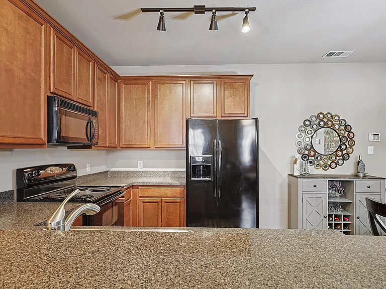 4064 Kyndra Cir — Photo 4