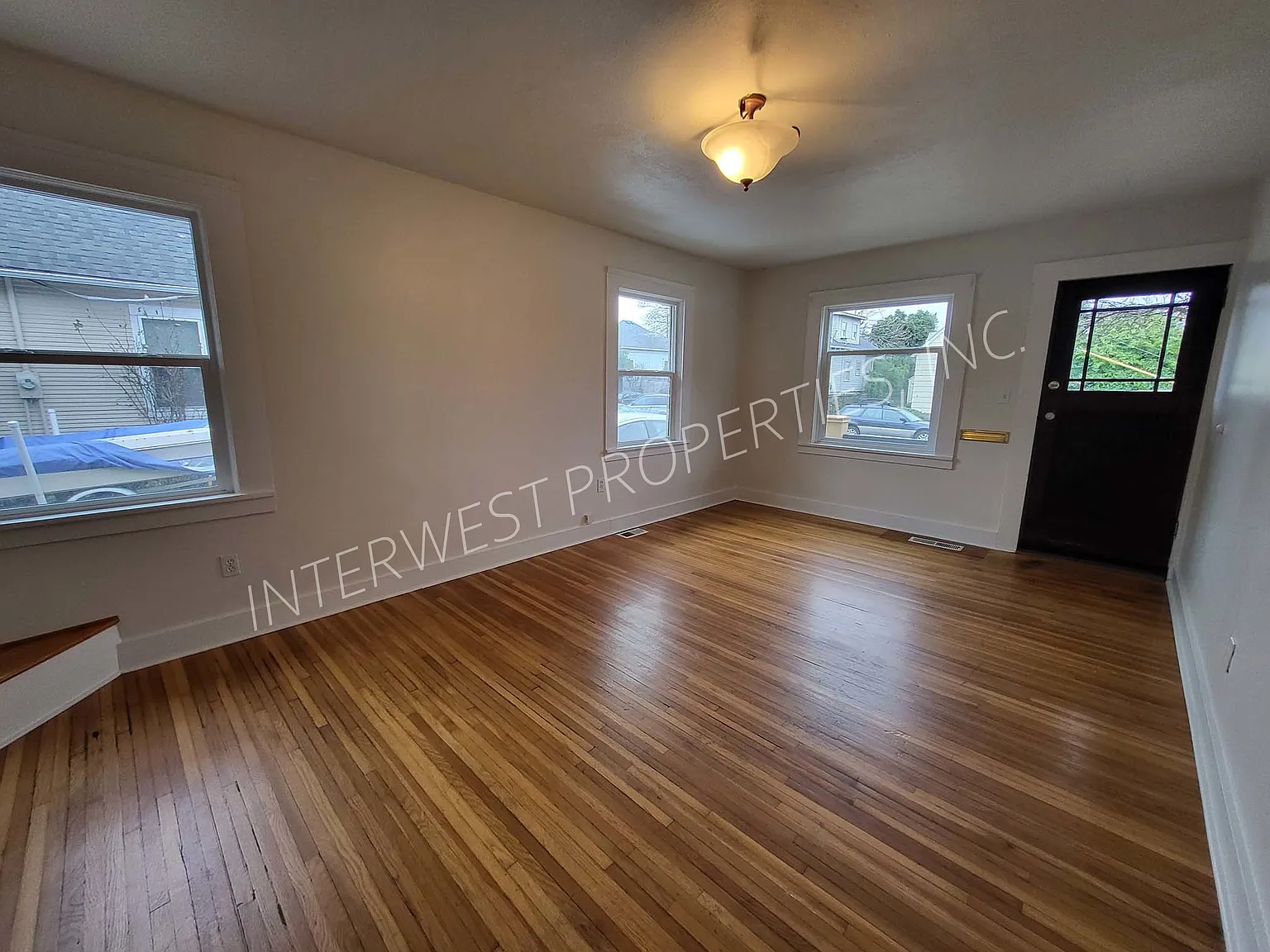 3 bed, 1302 sqft, $2,795 — Photo 4