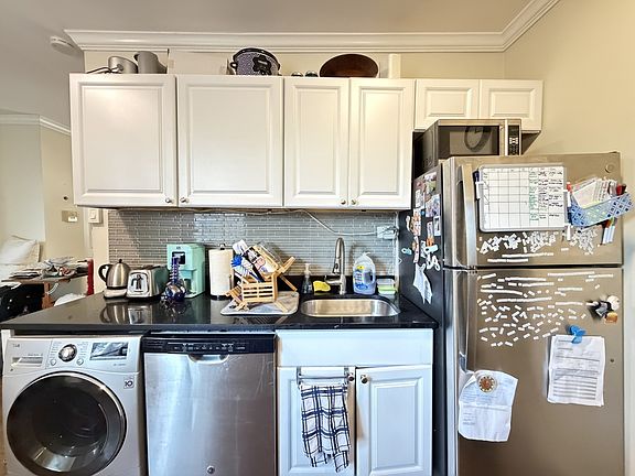 5th image of 648.5 W Roscoe St #3N