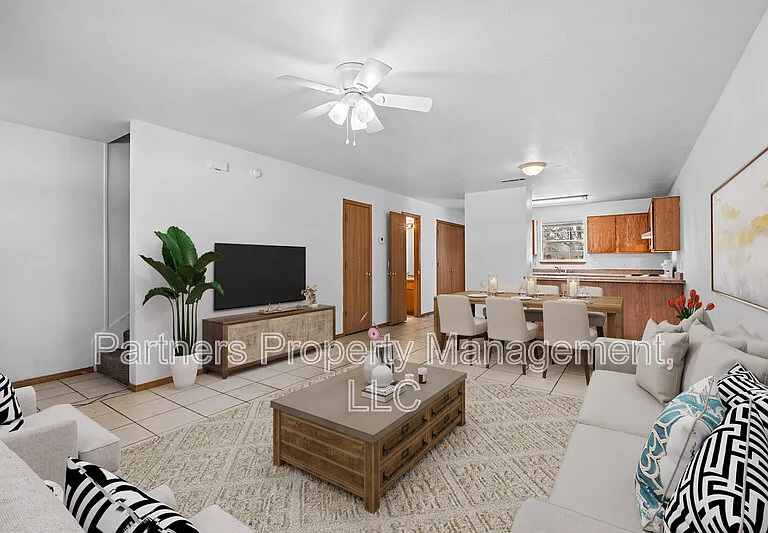 888 S Curtis Ave #1 — Photo 2
