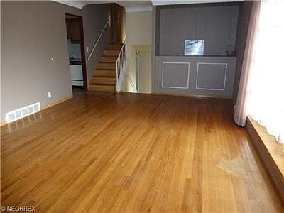 3rd image of 13955 Grove Dr