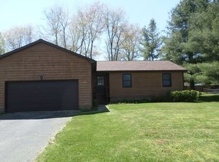 1333 Mockingbird Ln, Blacksburg, VA 24060