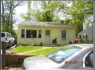 4 Ethel St, East Patchogue, NY 11772