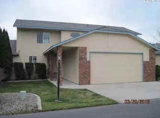 104 Tamarron Ln, Pasco, WA 99301