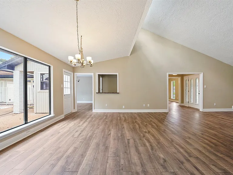 3602 Cobleskill Ct — Photo 11
