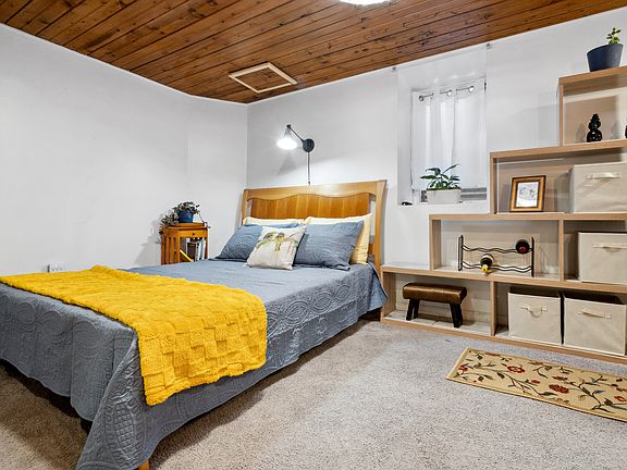 Luxury Queen size bed