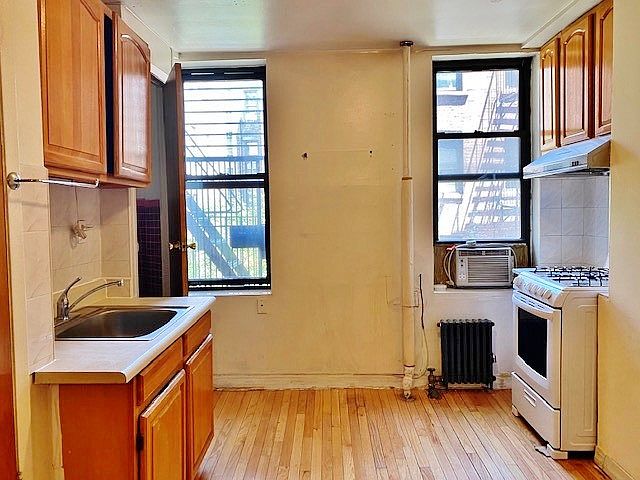 1st image of 517 E 12th St #10TEN