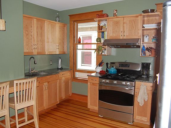 Gourmet kitchen with new gas stove top.
