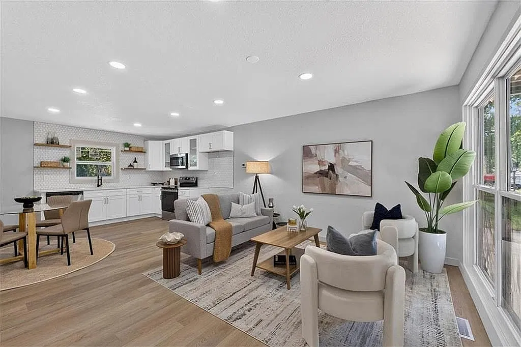 3 bed, 1100 sqft, $1,950 — Photo 3
