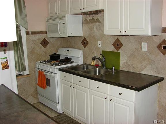 5th image of 637 Saint Lawrence Ave