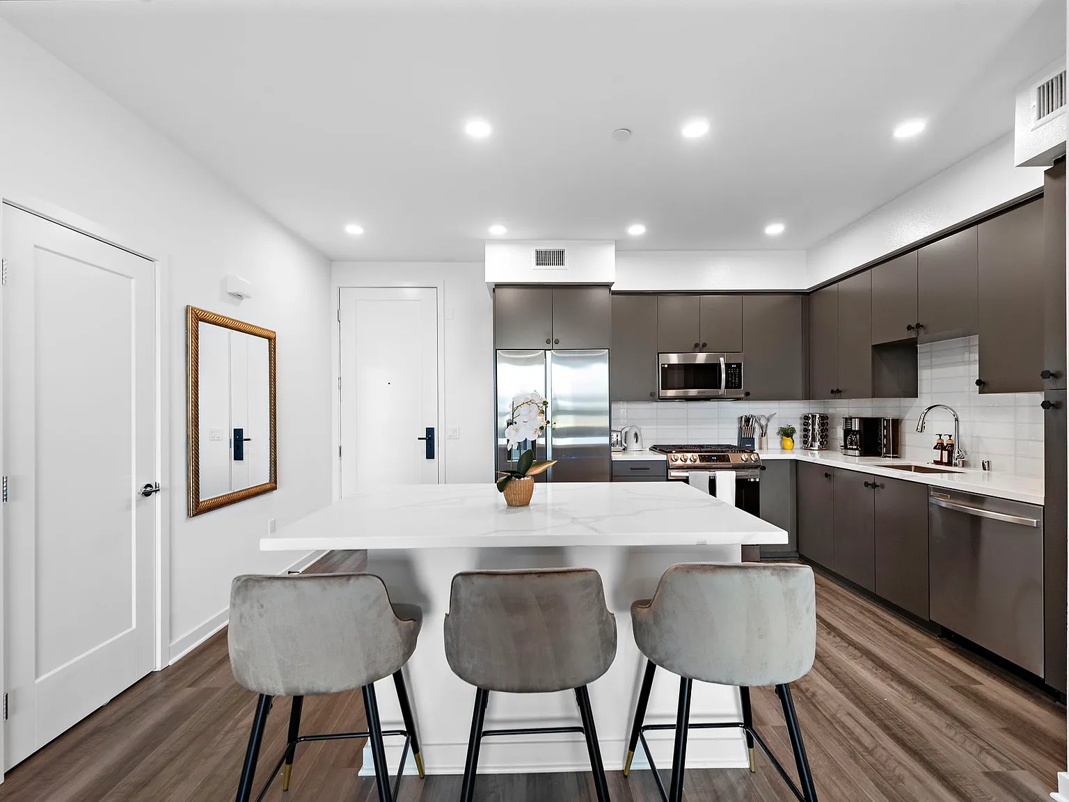 3 bed, $7,500 — Photo 3