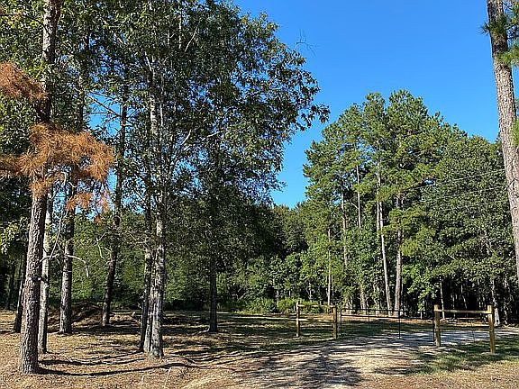 4th image of 828 County Road 6881 N