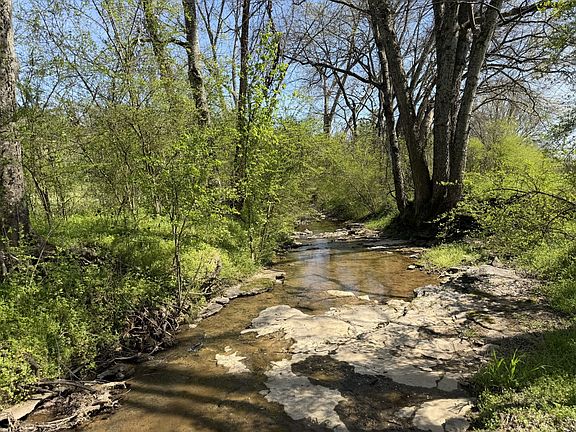 2nd image of 12 Fly Rd