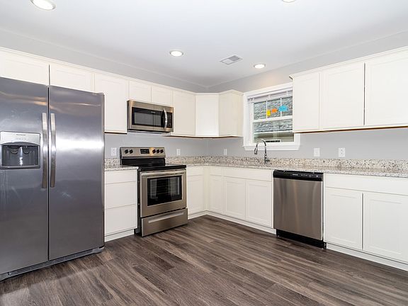 2nd image of 101 Bellbrook Ln
