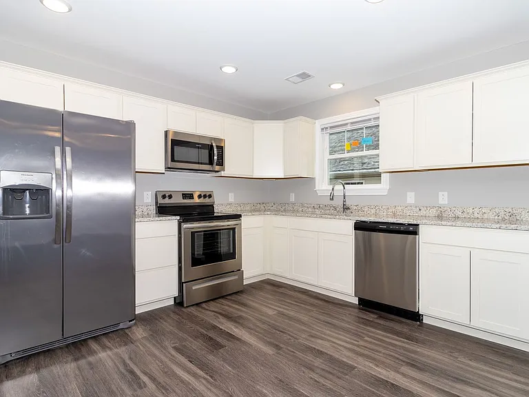 101 Bellbrook Ln — Photo 2