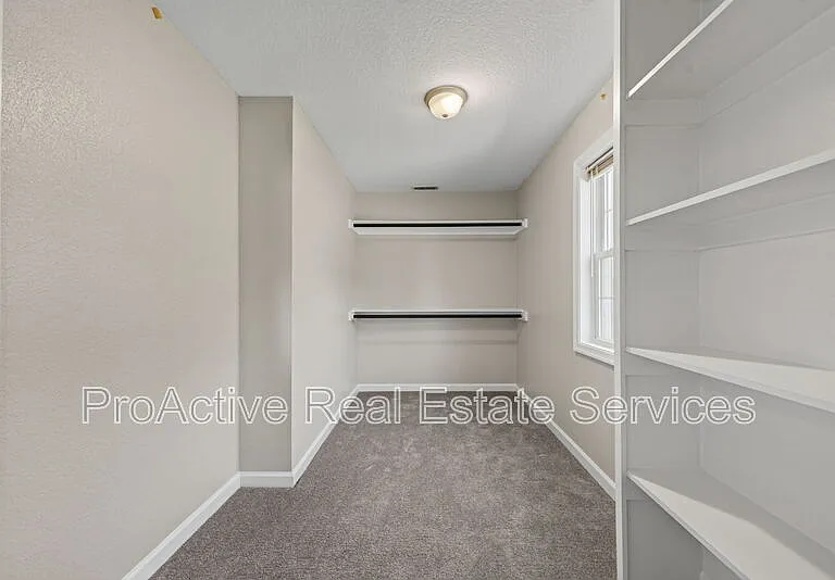 1065 Lindenwood Ave — Photo 14