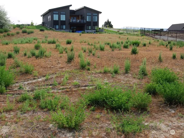 714 3rd Street, Brewster, WA 98812