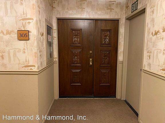 3rd image of 17140 Burbank Blvd Unit 305