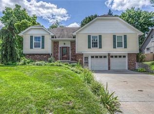1209 E Piatt Ln, Olathe, KS 66061