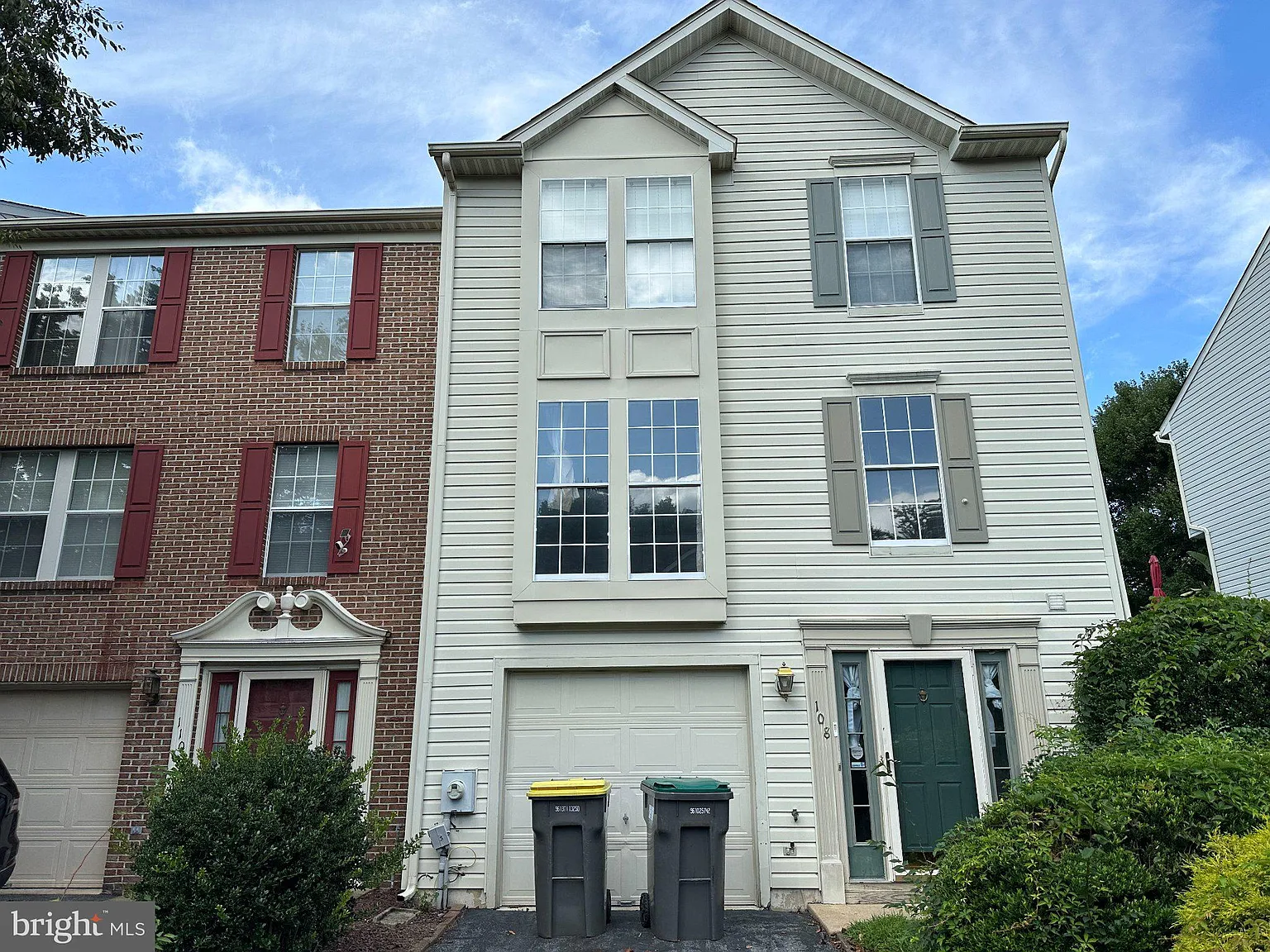 3 bed, 2.0 bath, 2395 sqft, $2,500 — Photo 1