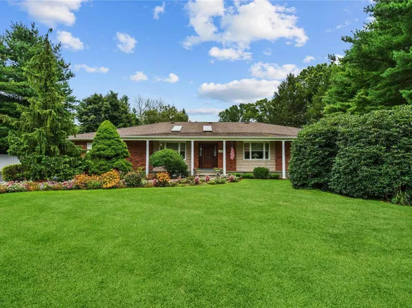 7 Hamilton Court, Glen Head, NY 11545