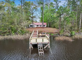 1806 Horseshoe Cove Rd, Waverly, GA 31565