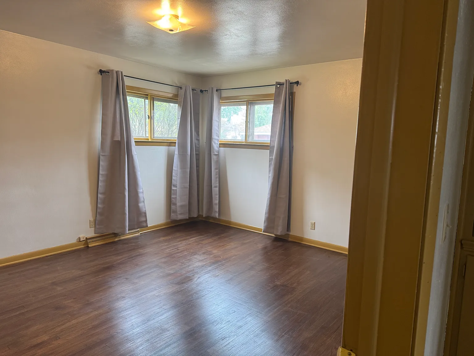 2 bed, 875 sqft, $1,060 — Photo 2