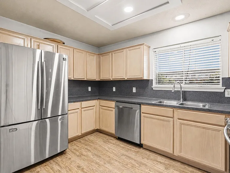 13515 Gospel Way — Photo 12