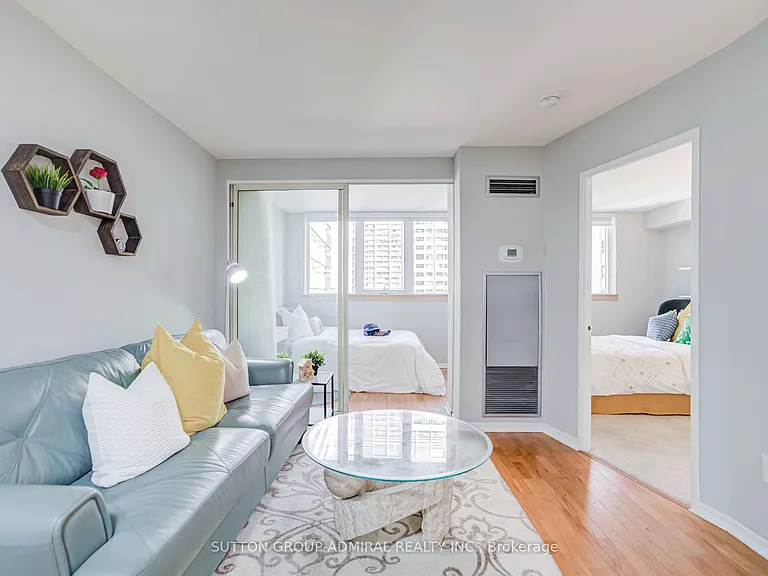 1055 Bay St #716 — Photo 10