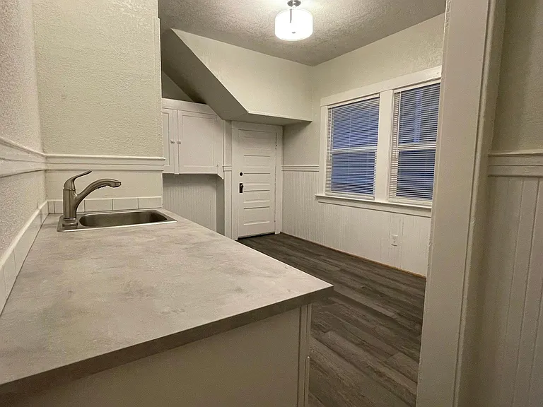 1516 SE Alder St — Photo 16