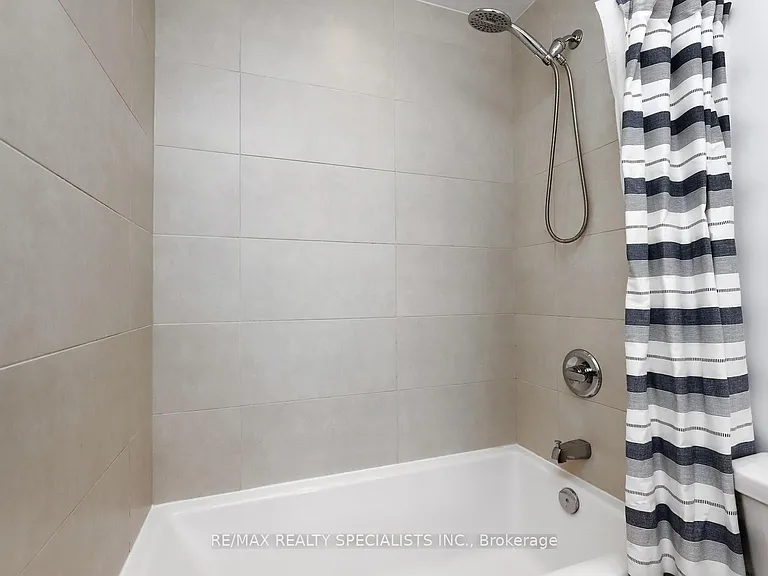 275 Village Green Sq #216 — Photo 29