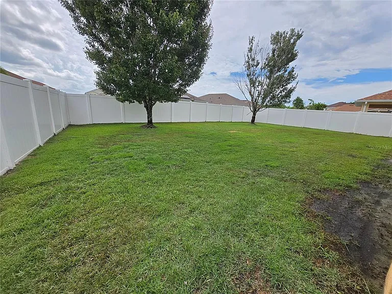2246 Waukegan Dr — Photo 33