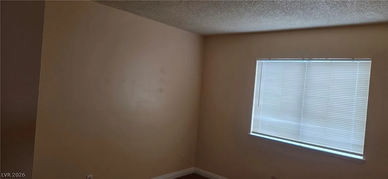 4 bed, 2.5 bath, 1562 sqft, $1,800 — Photo 3