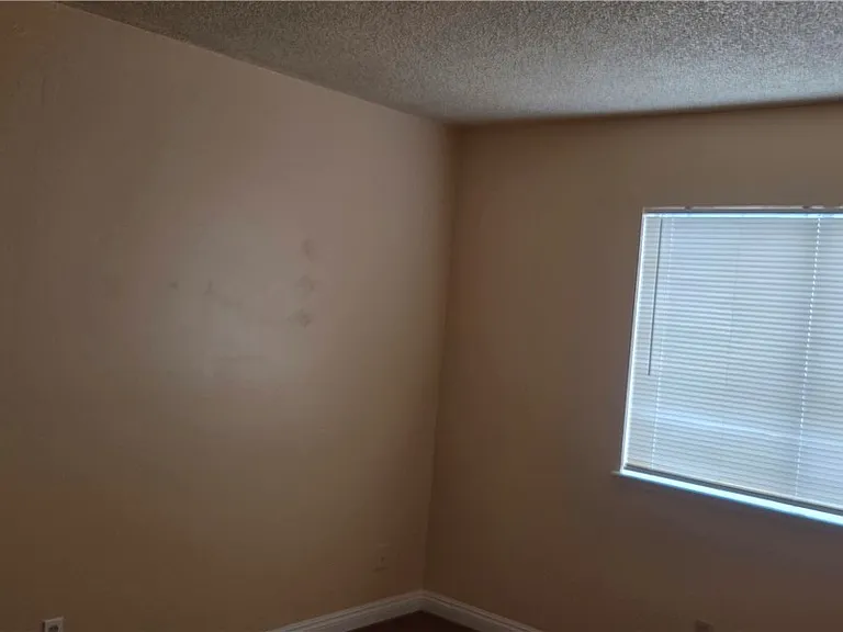 4459 Skyview Dr — Photo 3