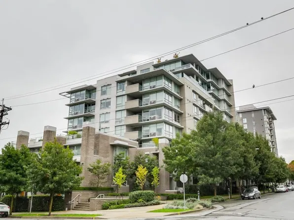 1675 W 8th Ave #504, Vancouver, BC V6J 0A8
