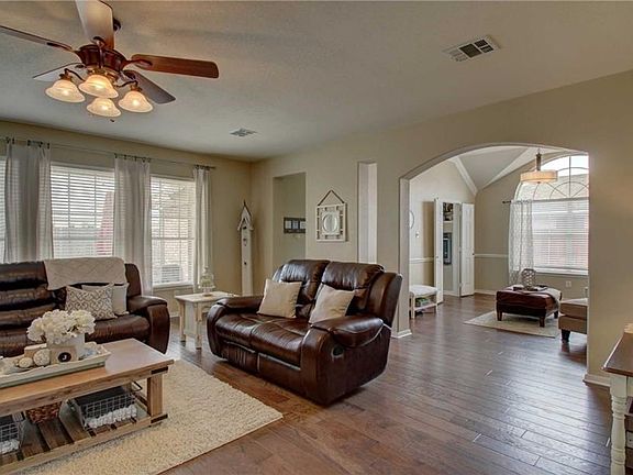 5th image of 309 McKenzie Dr