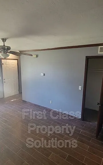 661 NW 16th St — Photo 9