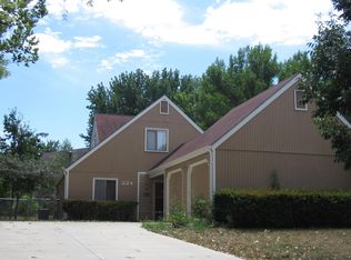 224 Deerfield Ln, Lawrence, KS 66049