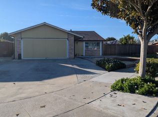 80 Miller Rd, Hollister, CA 95023