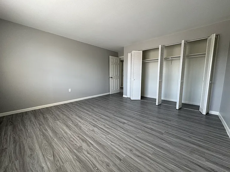 30 Gillette St #F5 — Photo 9