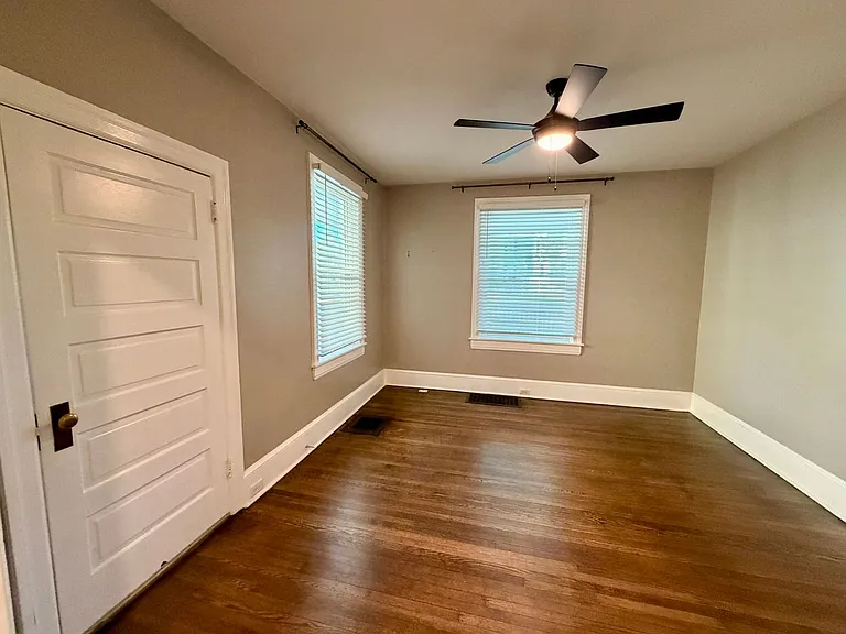 1050 Edgar Ave — Photo 18