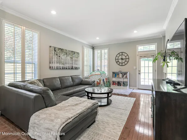 6 Westlake Court, Morganville, NJ 07751