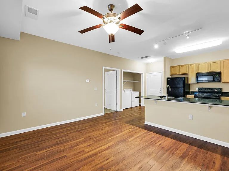 Copper View Apartments — Photo 48