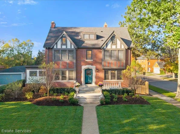 1395 Balfour Rd, Grosse Pointe, MI 48230