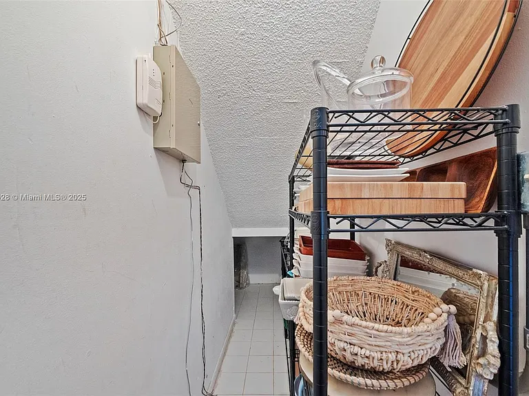 1211 Algeria Ave — Photo 26
