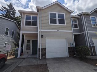16942 NE Halsey St, Portland, OR 97230