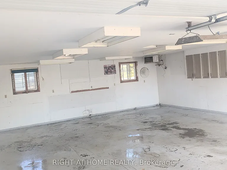 1258 Stacey Rd — Photo 5